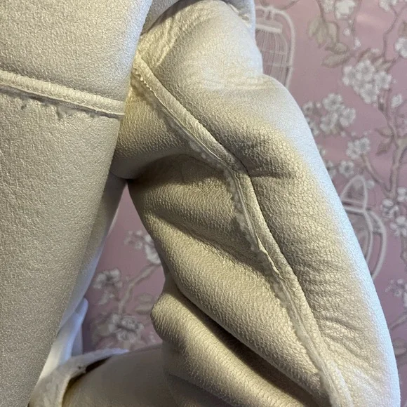 NWOT Zara winter white fur lined biker jacket. - Picture 8 of 11